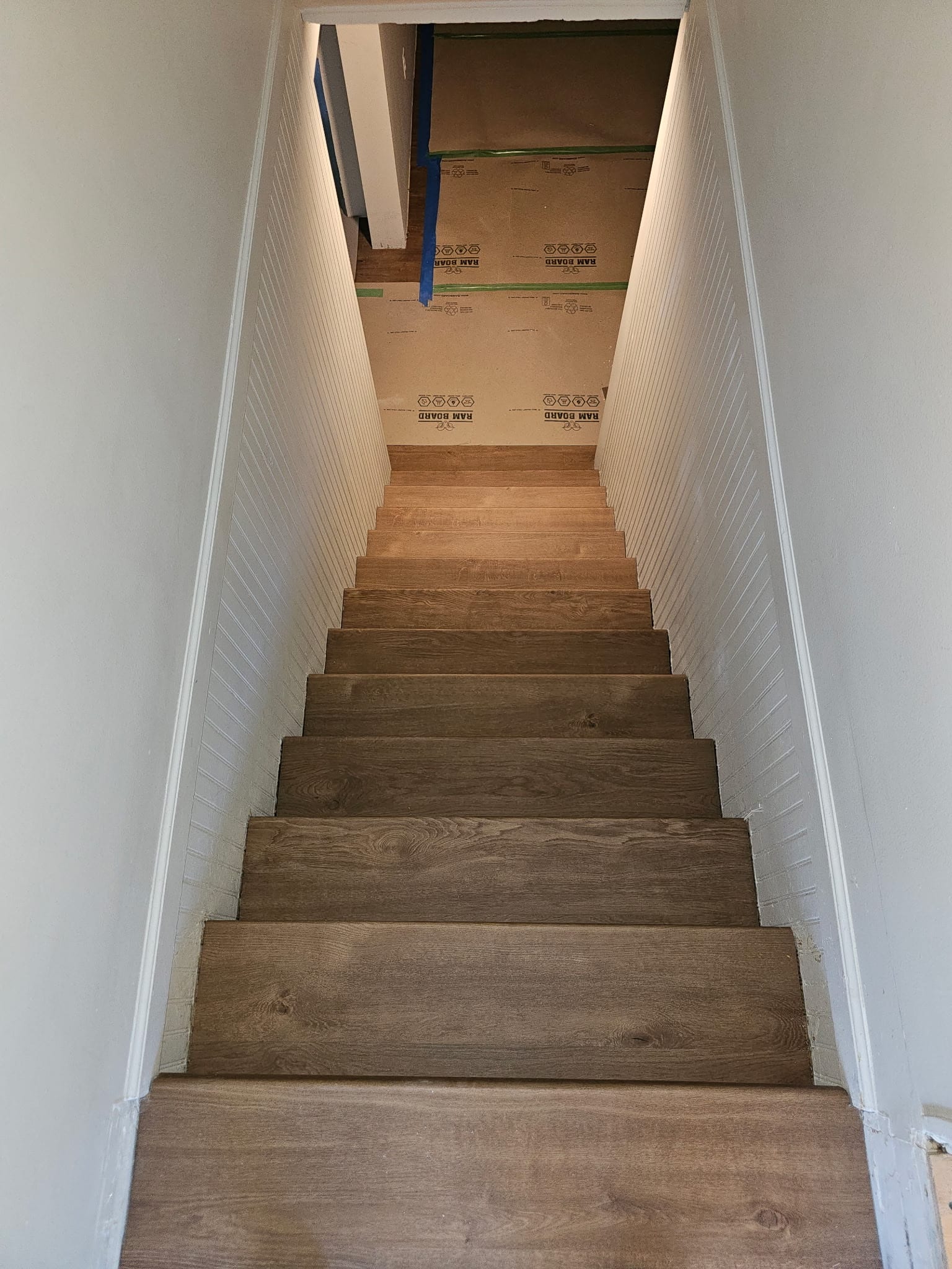 Oak tread and white riser staircase